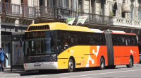 e11 en su terminal de la Pl. Catalunya, abril 2015