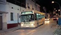 Bus de reserva del servicio urbano de Sant Feliu realizando pruebas en Molins de Rei. Foto Revista Casa de la Vila, oct. 2002