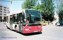Coche número 402, Mercedes Cito, en la Pl. Imperial Tarraco realizando la línea 24. Junio 2004. Foto Miguel Segura